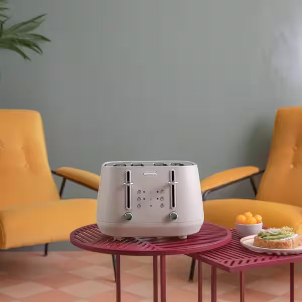 DeLonghi Eclettica 1800W 4 Slice Toaster - Beige | CTY4003.BG