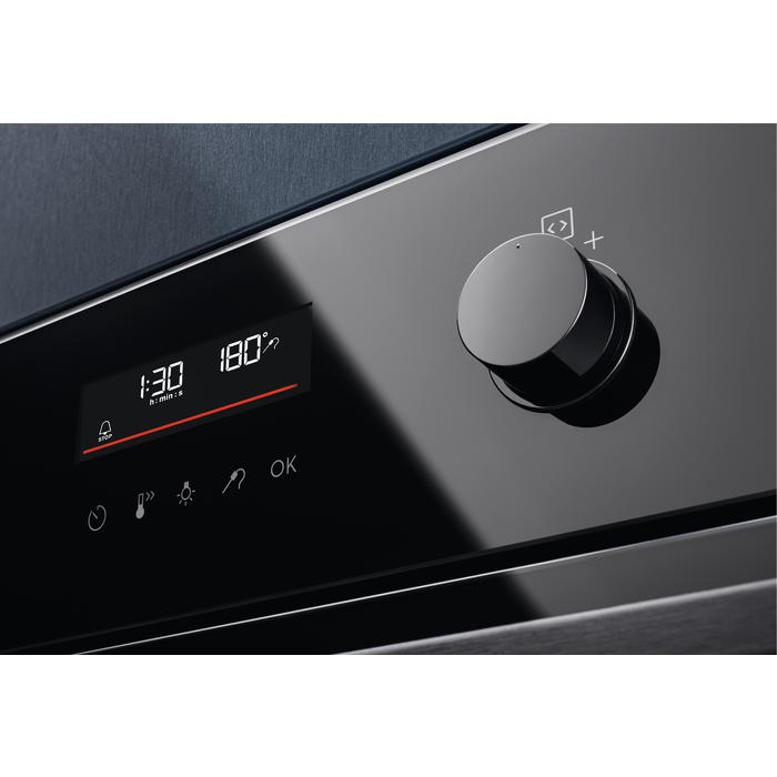 Electrolux 600 SteamBake 72L Einbau Multifunction Electric Einbaubackofen - Schwarz | EOD6C46K2