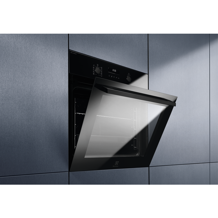Electrolux 600 SteamBake 72L Einbau Multifunction Electric Einbaubackofen - Schwarz | EOD6C46K2