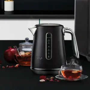 Sage The Soft Top Luxe 1.7L Wasserkocher - Schwarz Truffle | SKE735BTR4GUK1