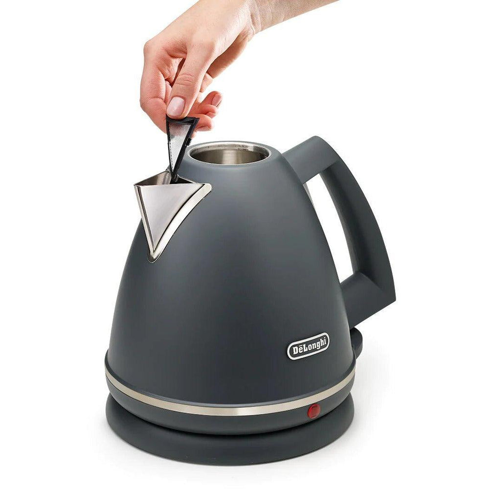 DeLonghi Argento Silva 1.7L Wasserkocher - Grau | KBX3016.GY