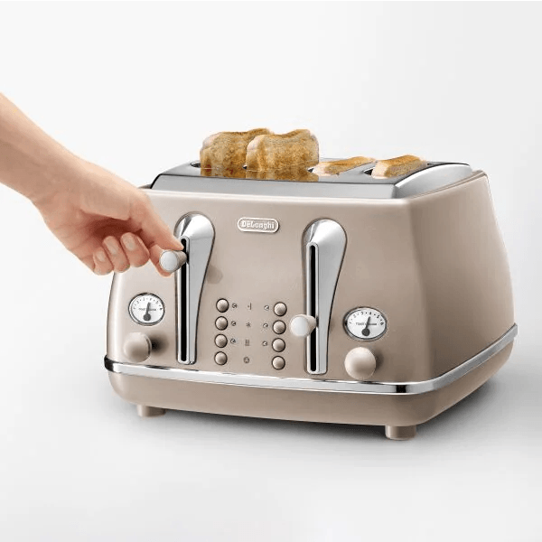 DeLonghi Icona Metallics 1800W 4 Slice Toaster - Beige | CTOT4003.BG